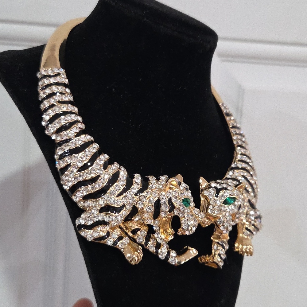 💛▪️Natasha Couture ▪️gold Tone Green Eye Tiger Necklace - Picture 11 of 11